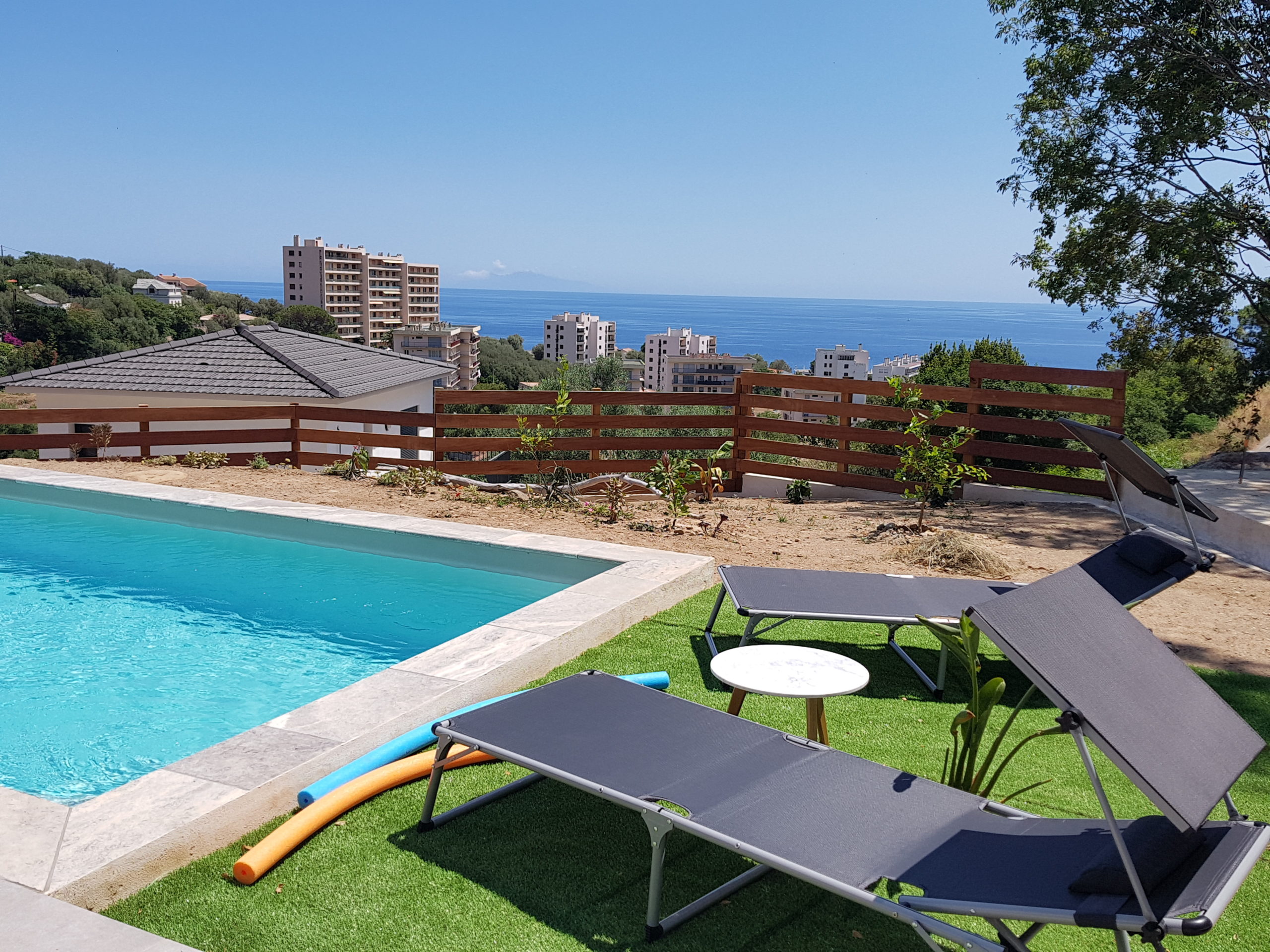 Location vacances Bastia piscine